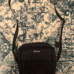 UA Supreme Shoulder Bag
